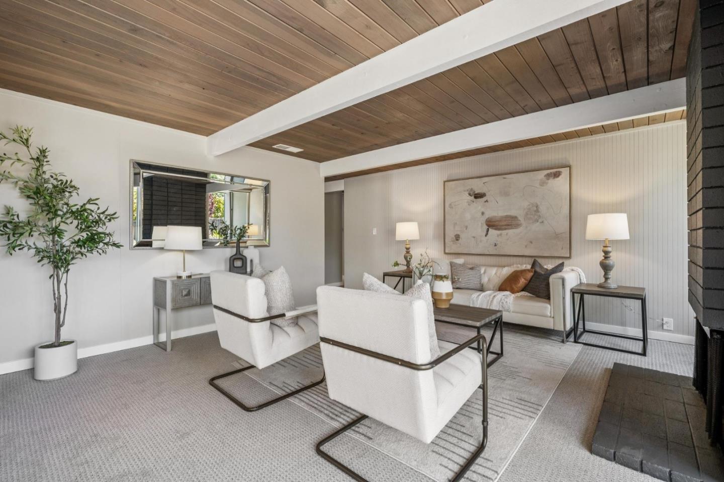 809 Constitution Drive