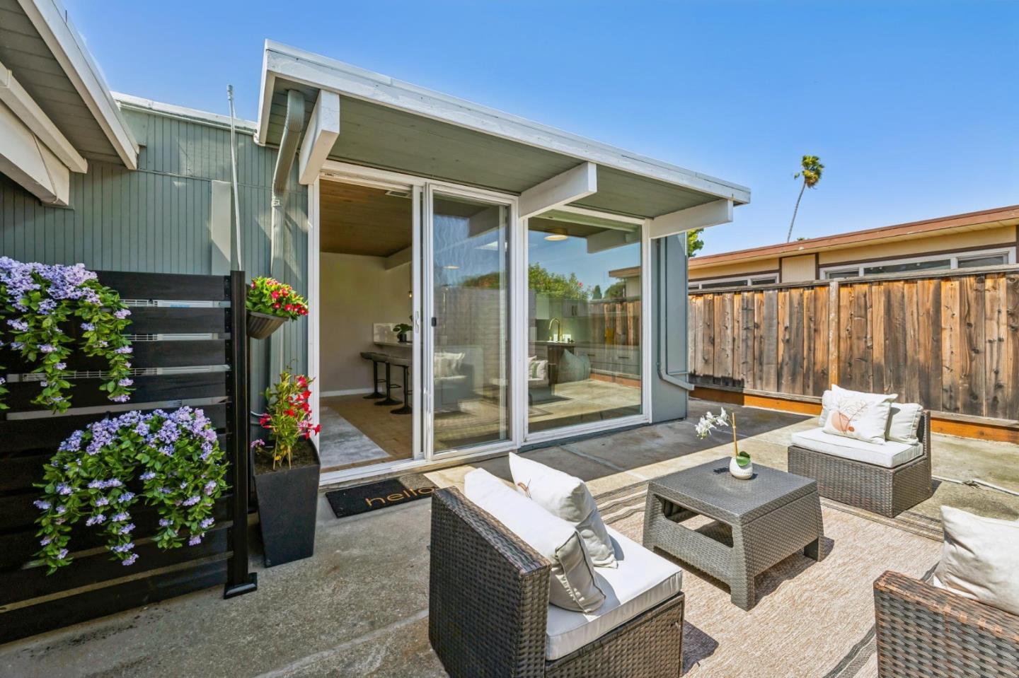 809 Constitution Drive
