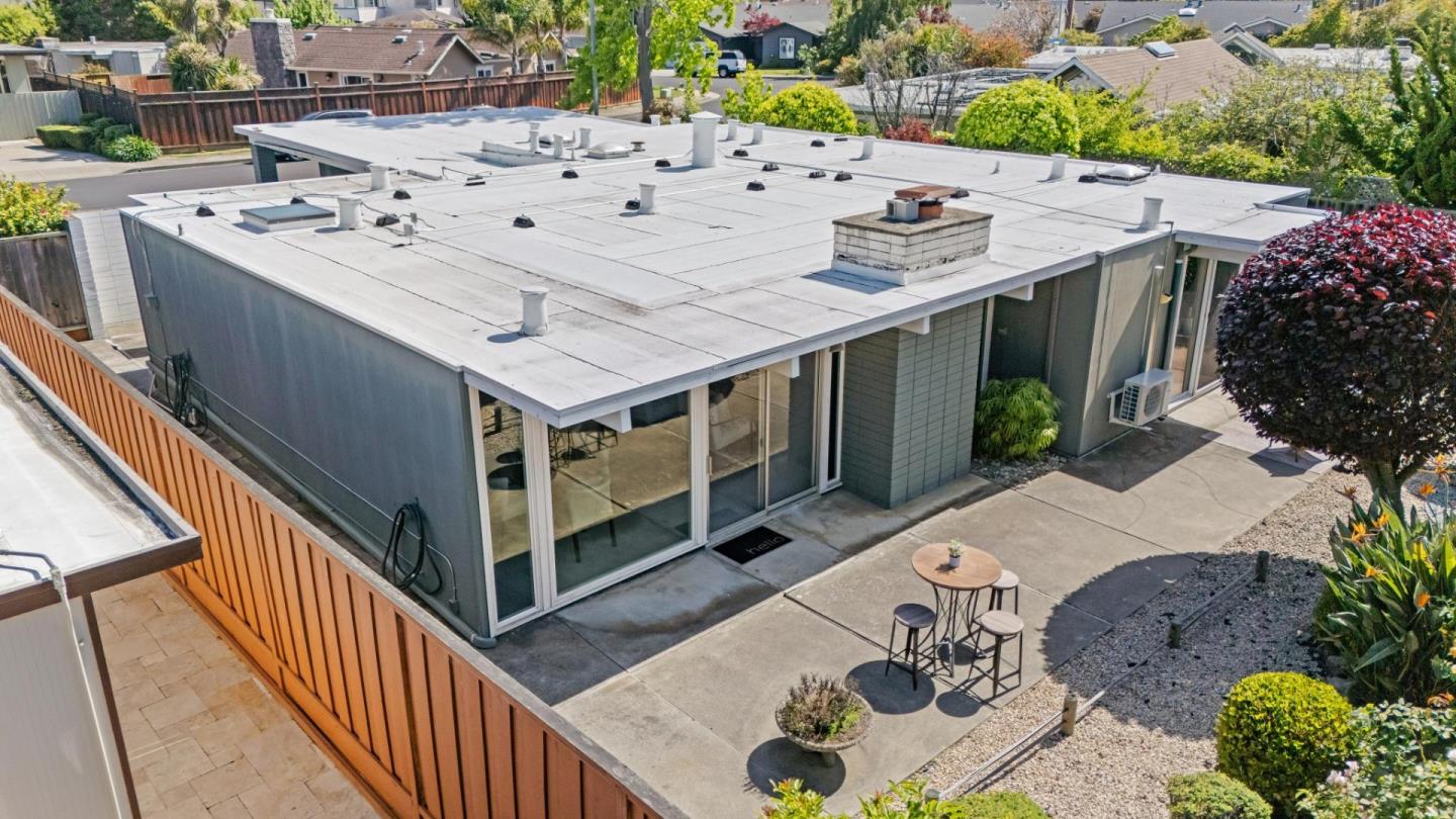 809 Constitution Drive