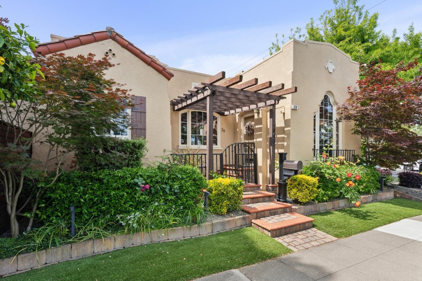 39 Humboldt Road
