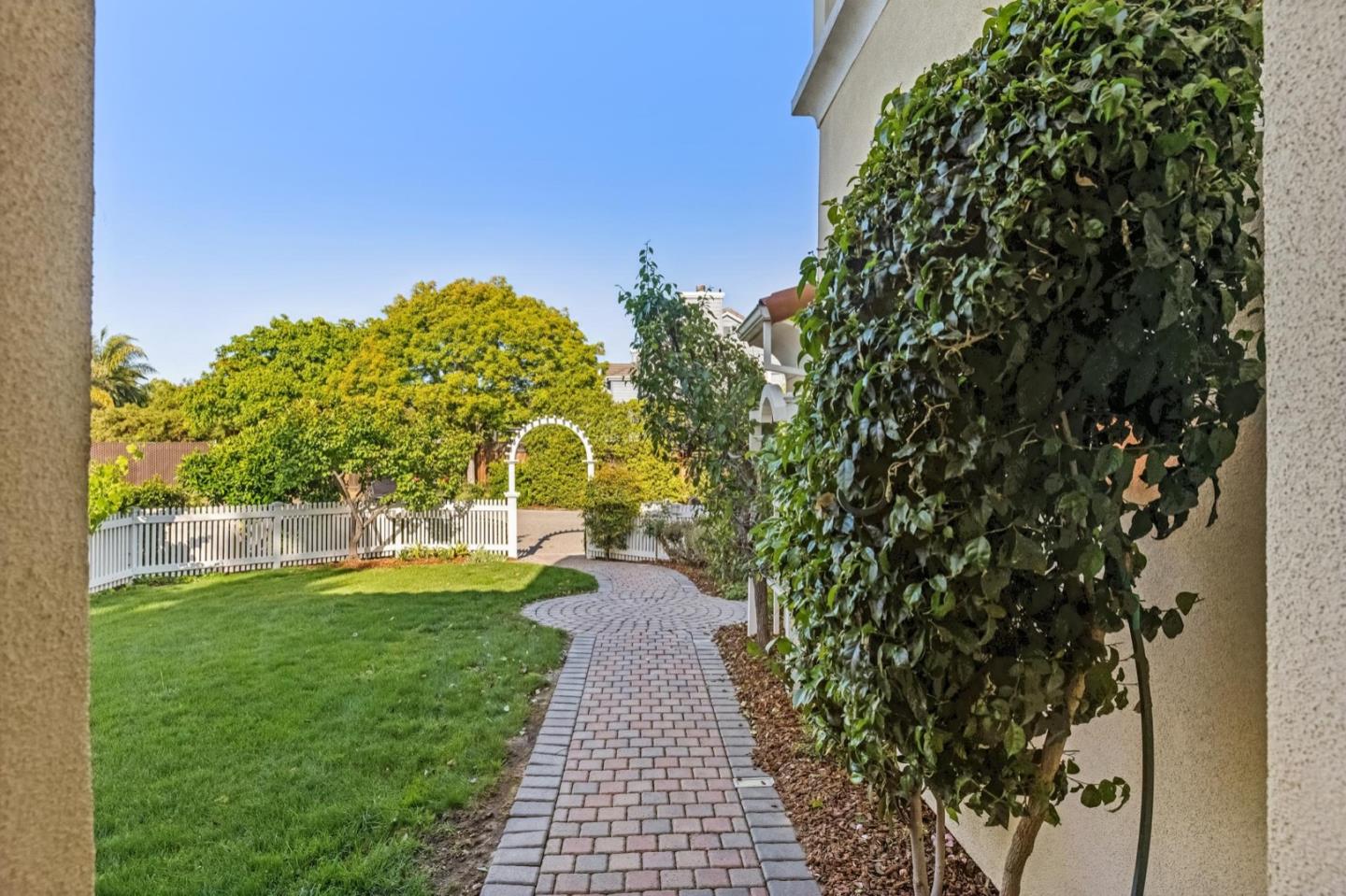 1596 Summerfield Drive
