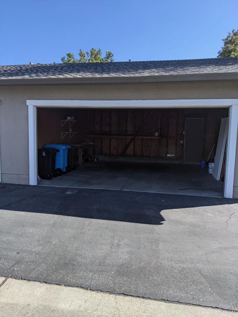 1041 Grebe Street