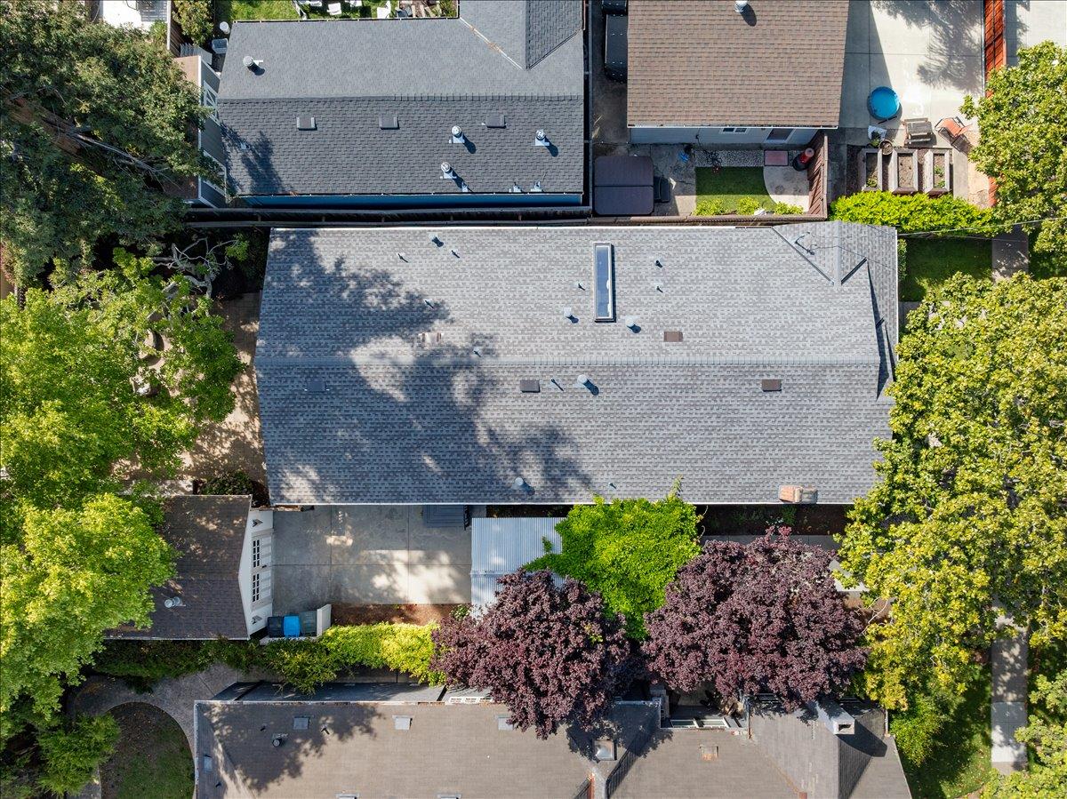 1447 Laguna Avenue