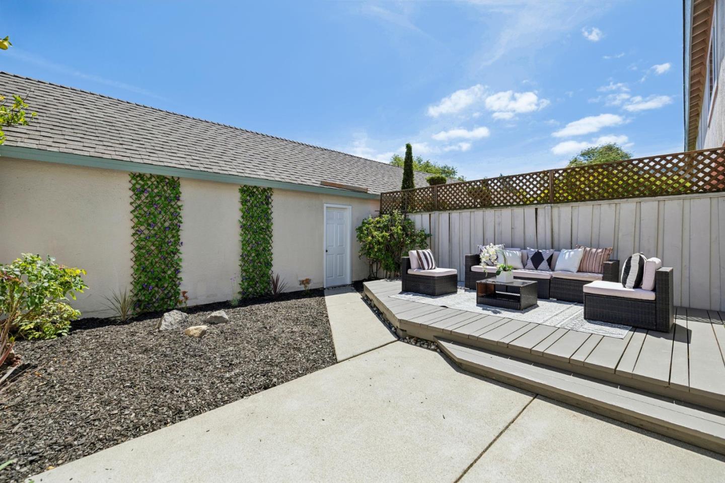 1035 Dove Lane