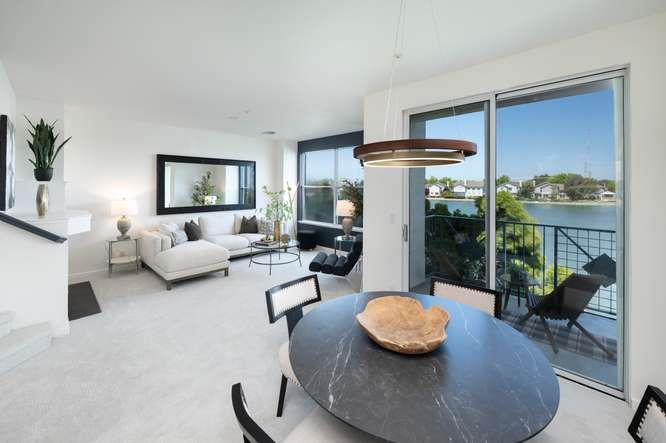 300 Baltic Circle 318