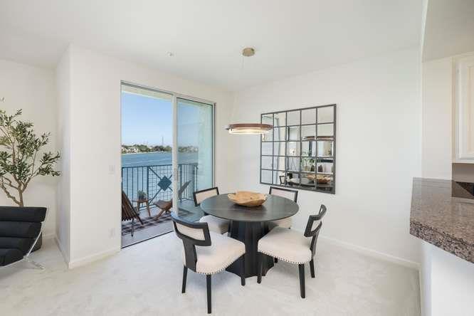 300 Baltic Circle 318