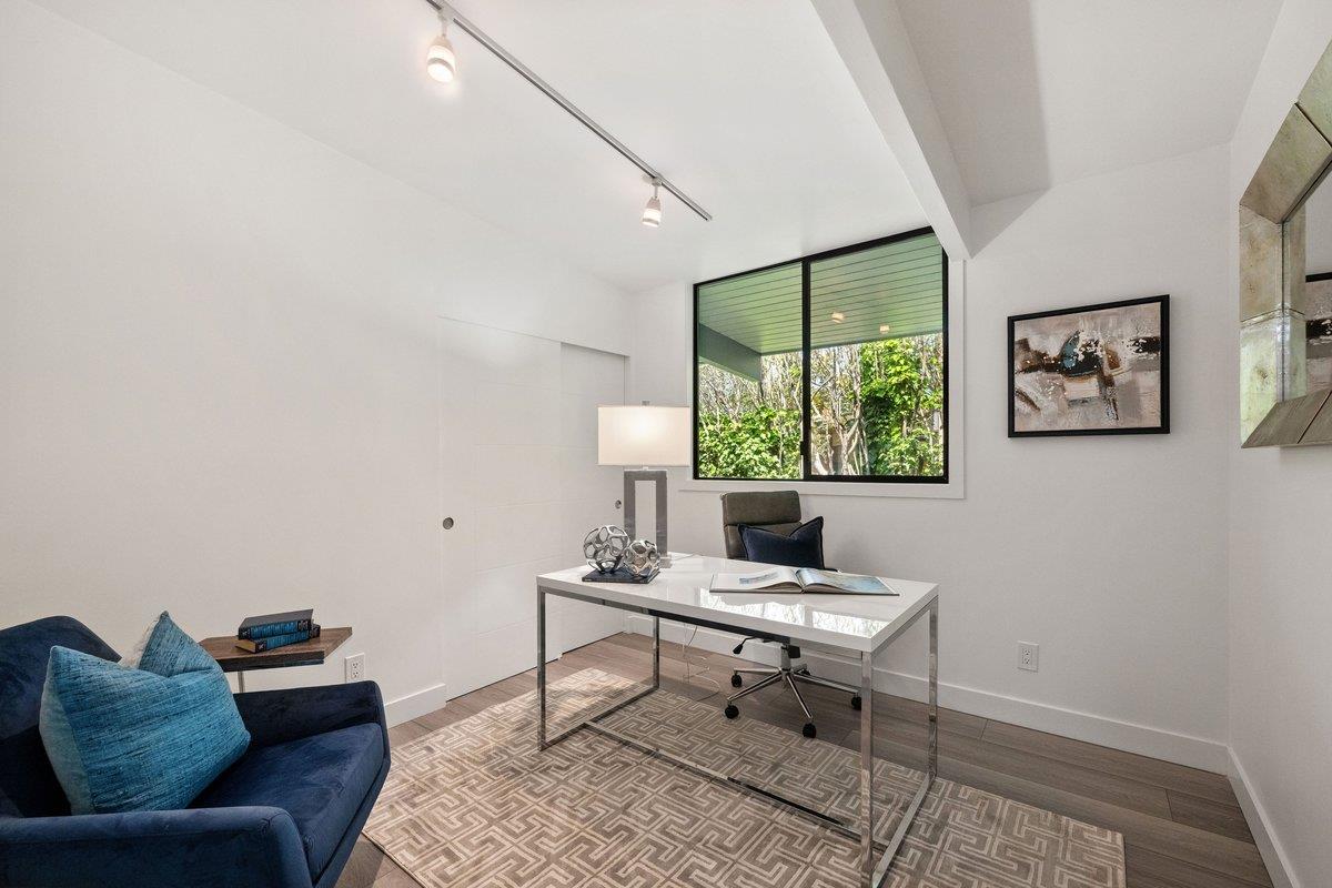 10 Laurel Hill Court