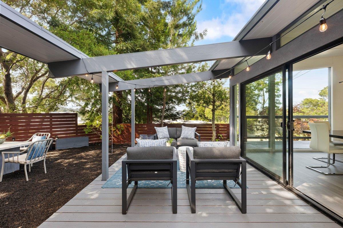 10 Laurel Hill Court