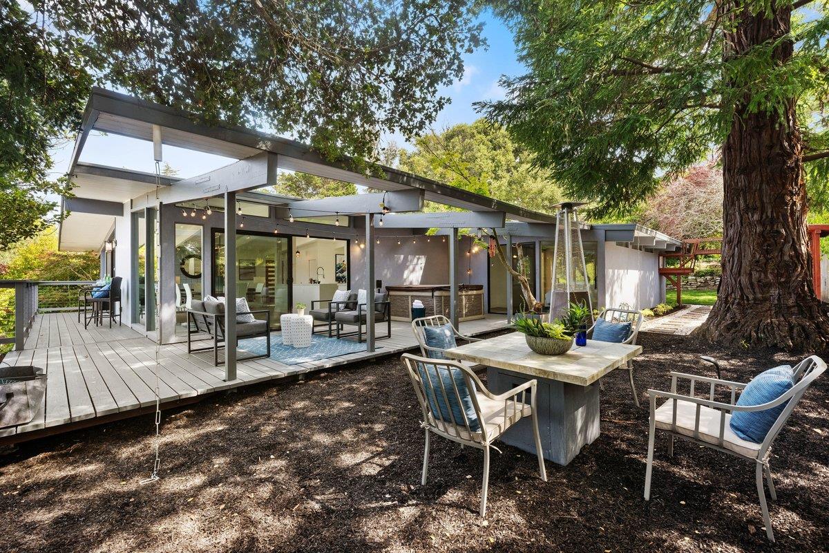 10 Laurel Hill Court
