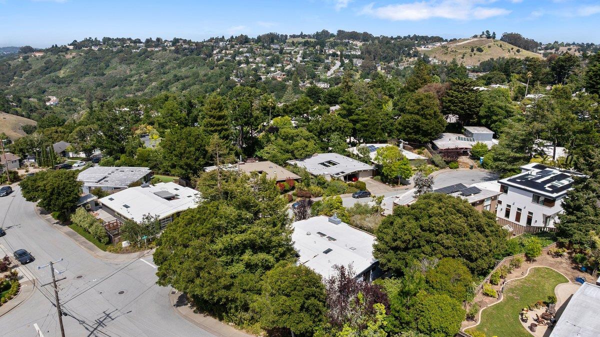 10 Laurel Hill Court