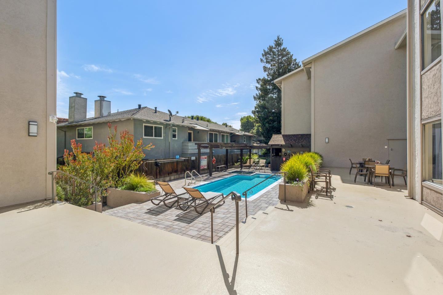 793 Elm Street 23