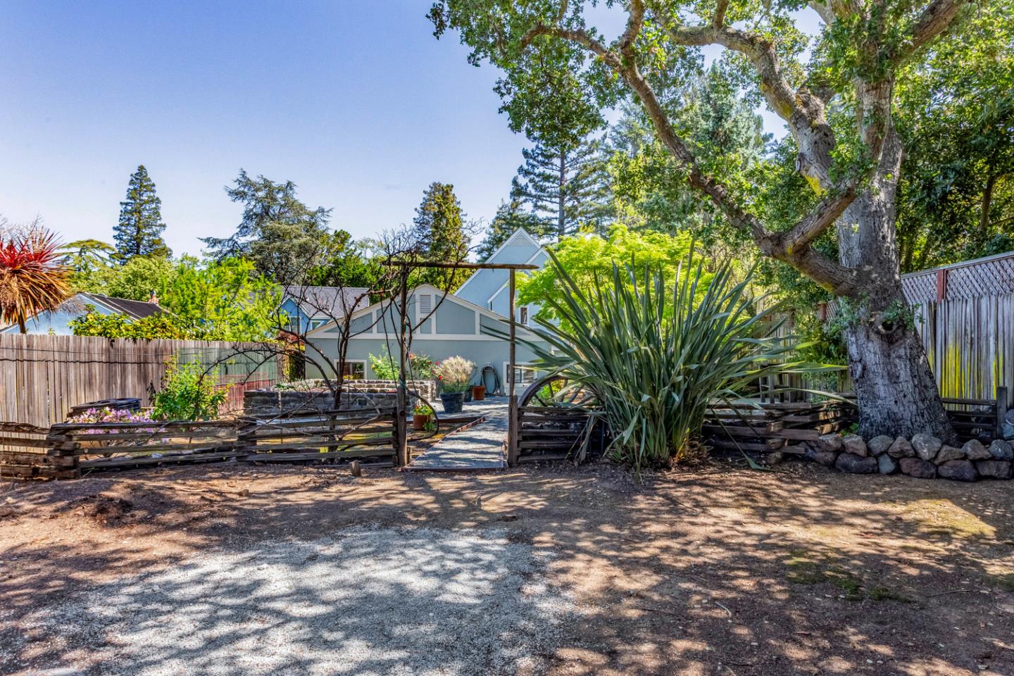 641 Crescent Avenue