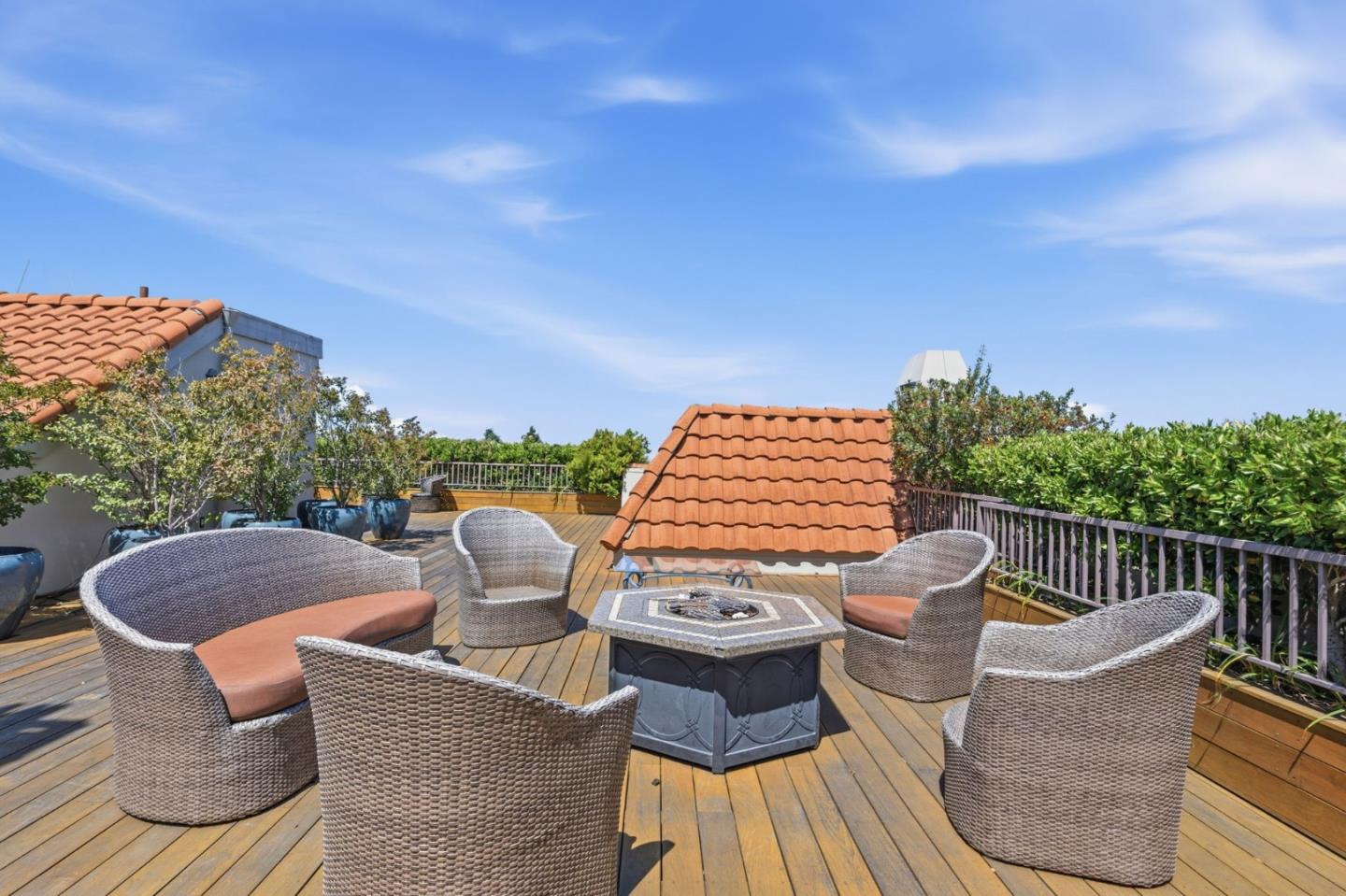1226 El Camino Real 403