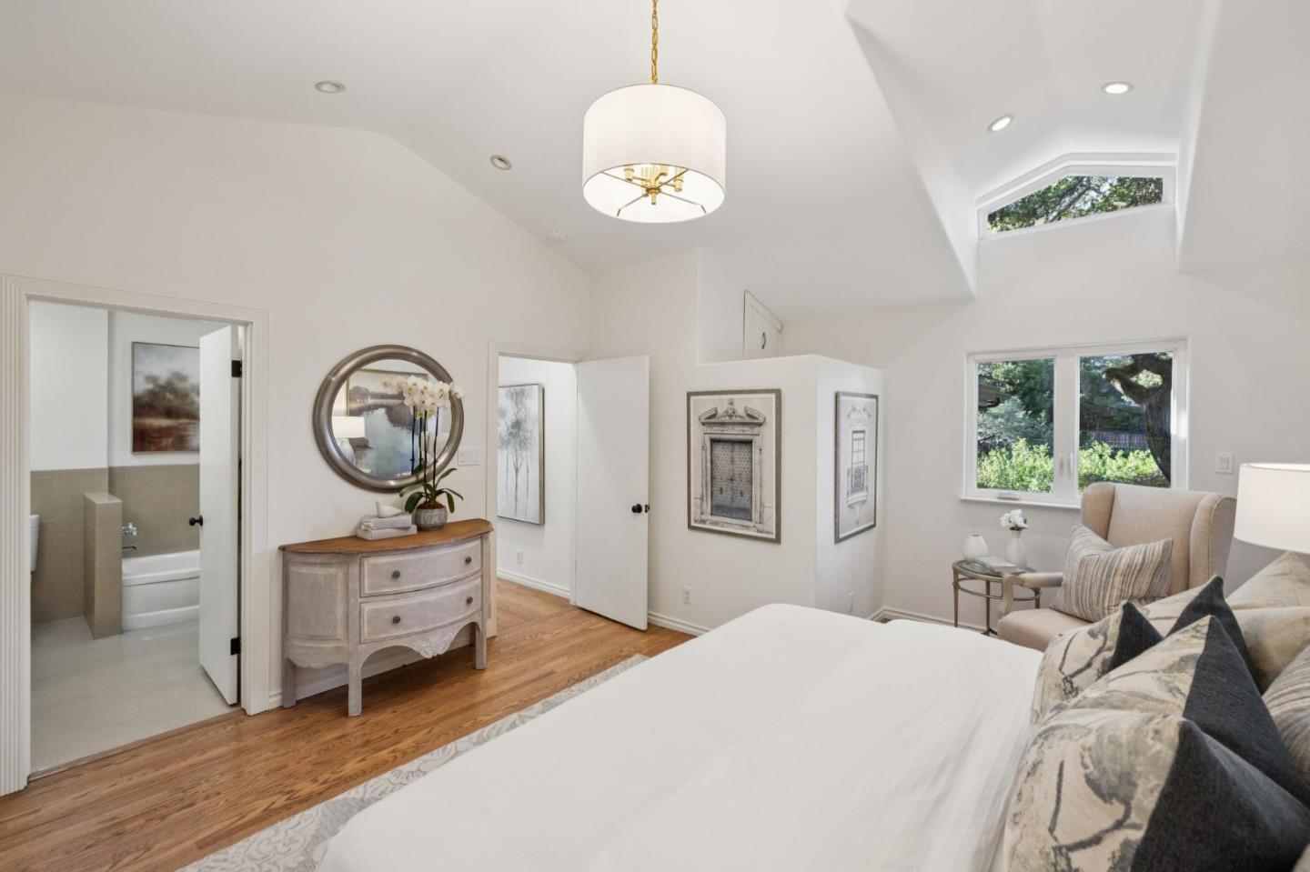 339 Chesham Avenue