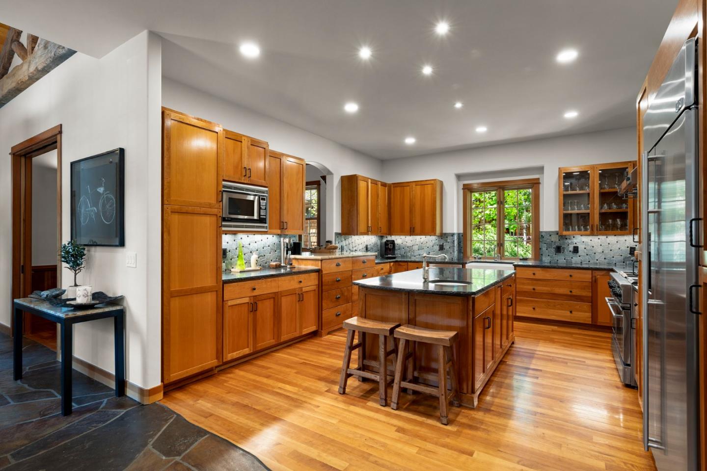 107 Shoshone Court