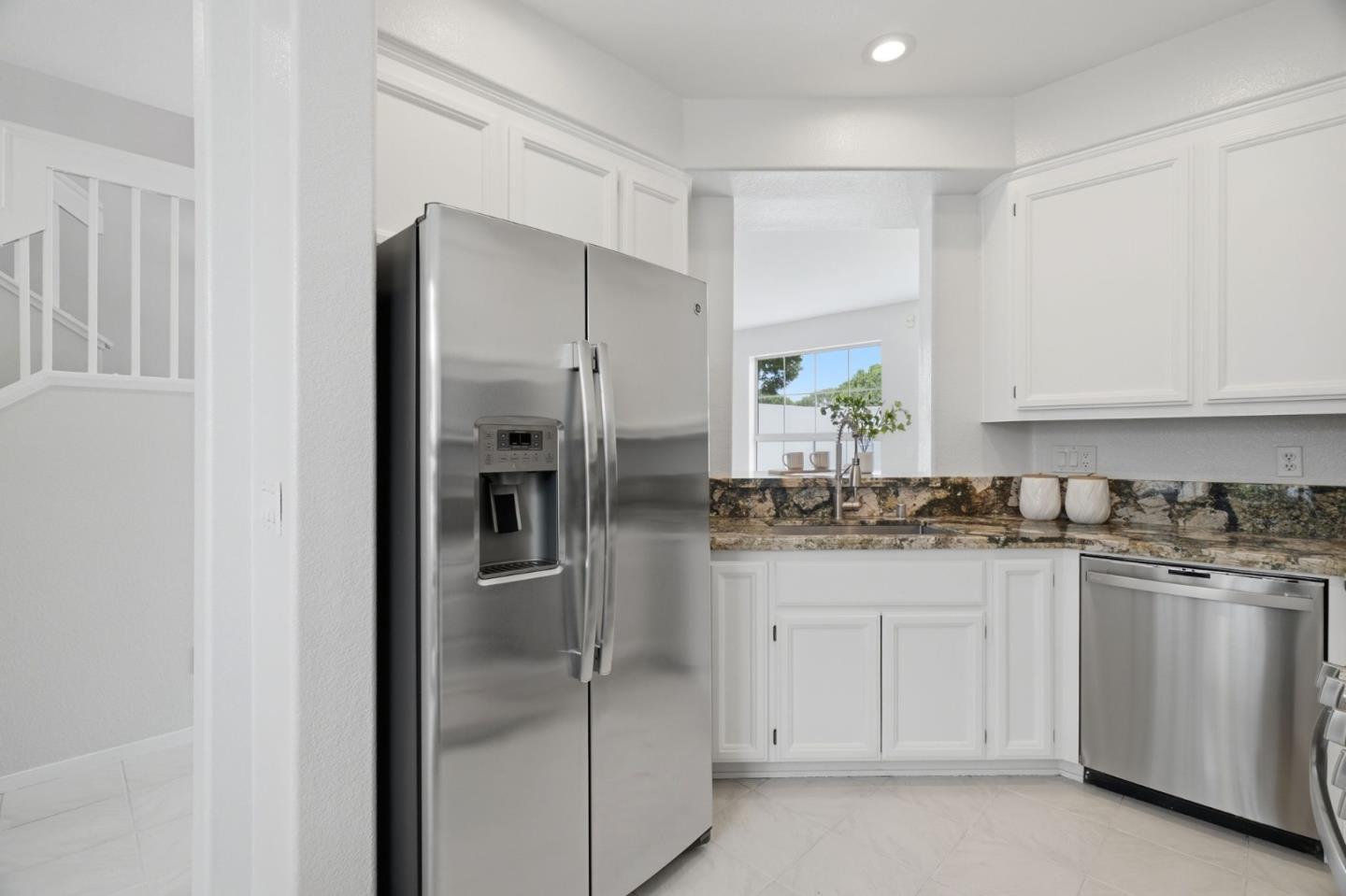 575 Shoal Circle