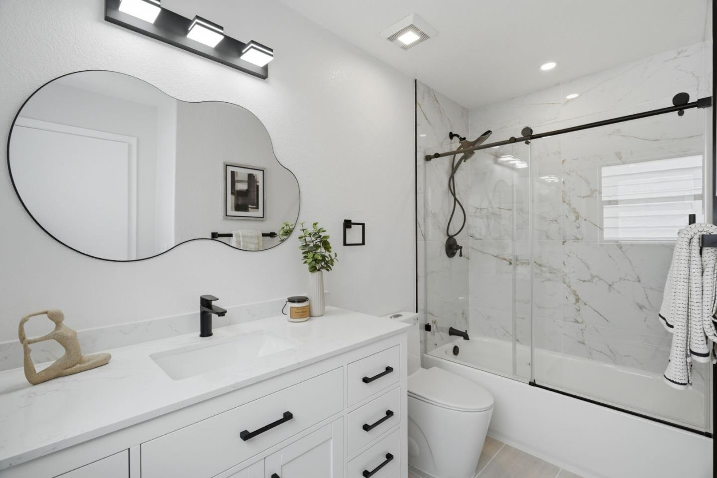 575 Shoal Circle