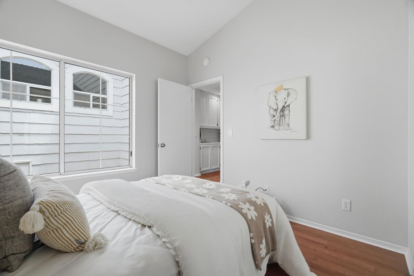 575 Shoal Circle