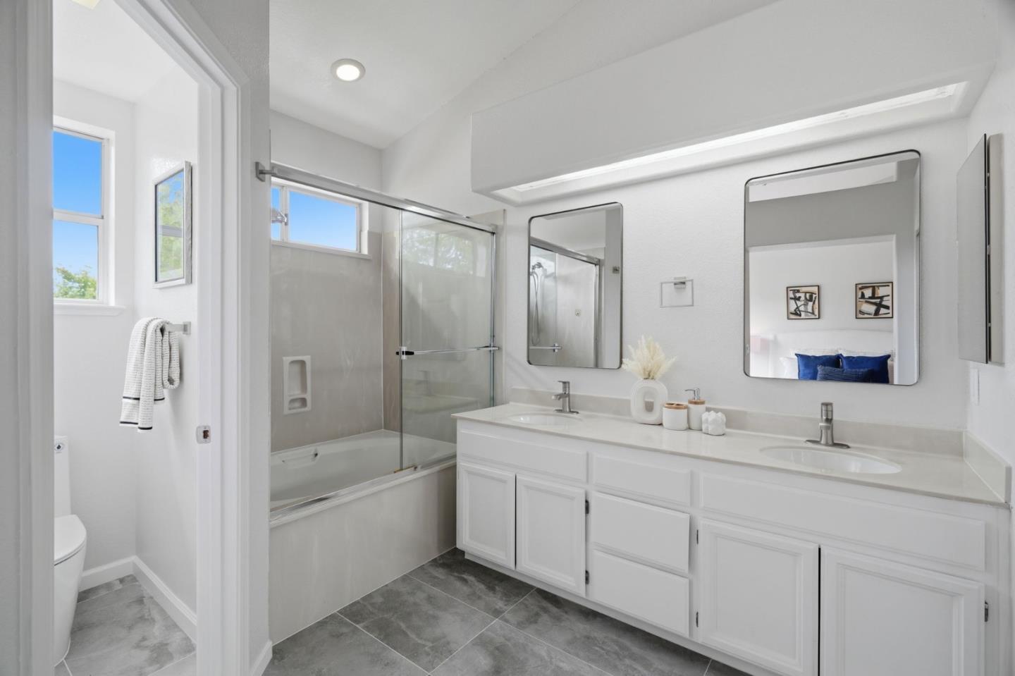 575 Shoal Circle