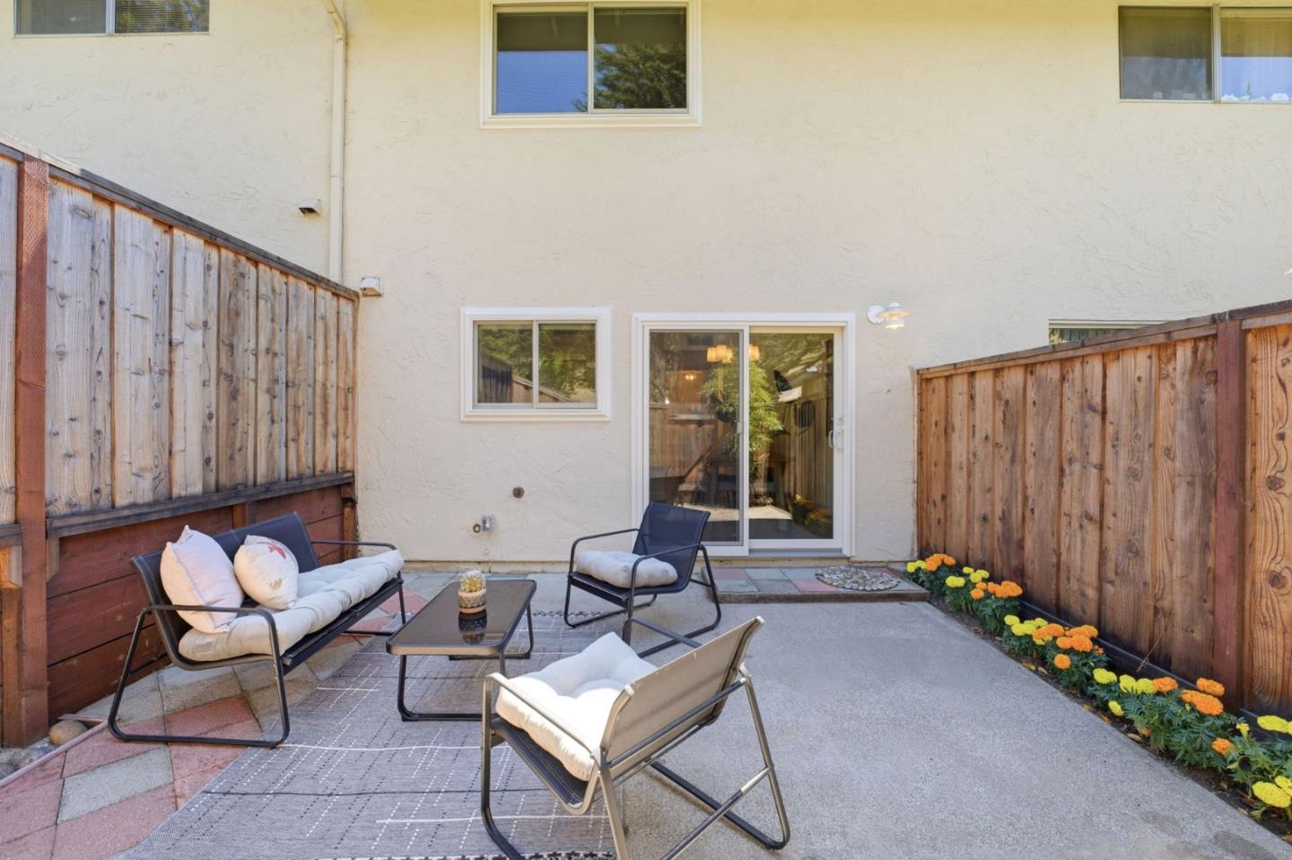 1145 Oddstad Boulevard
