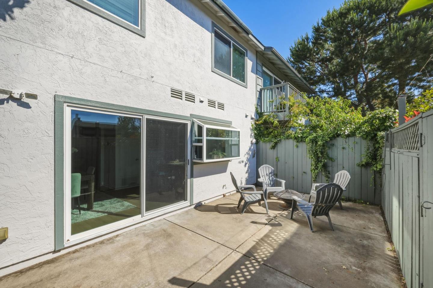 953 Diaz Lane