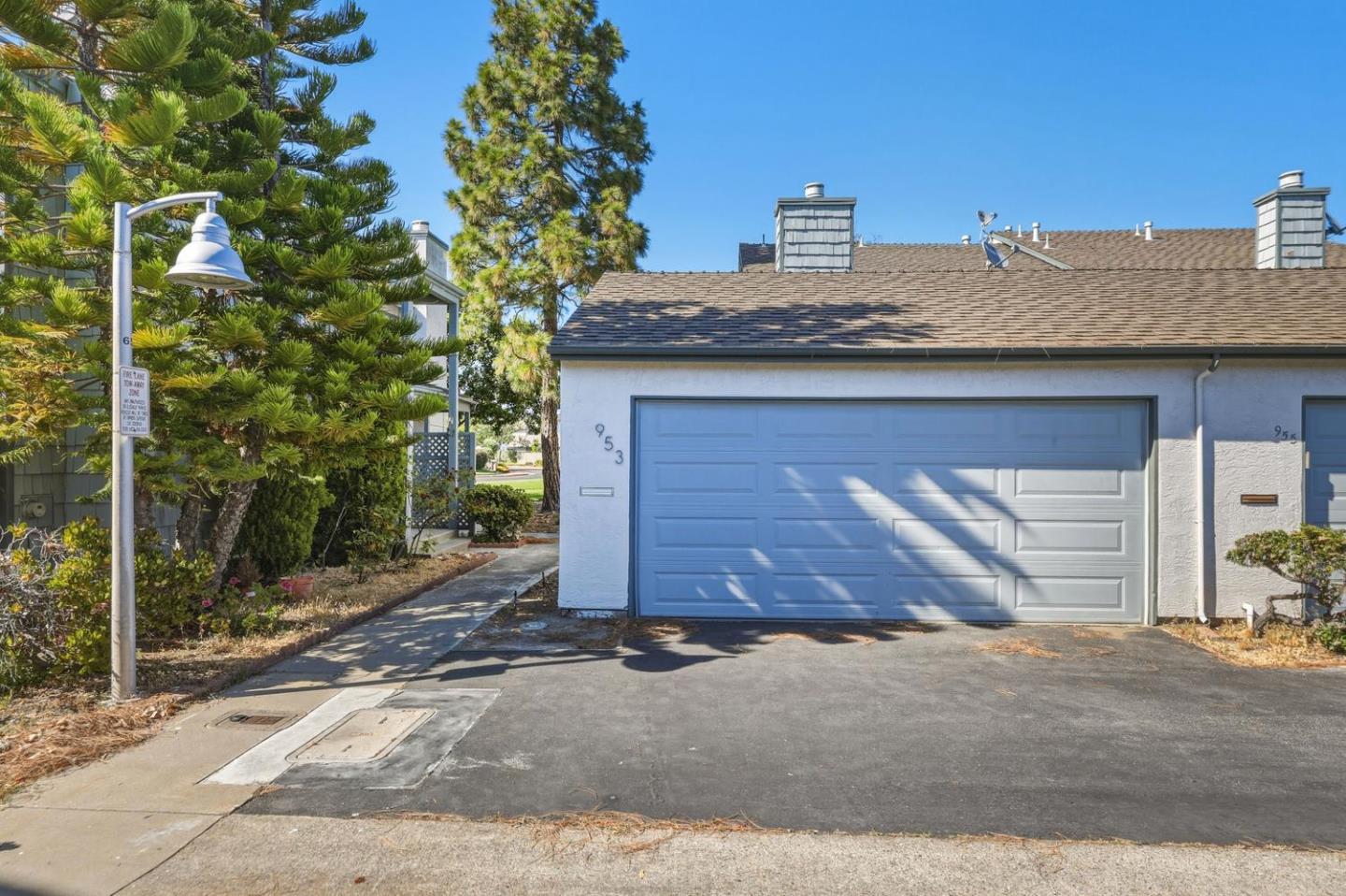 953 Diaz Lane