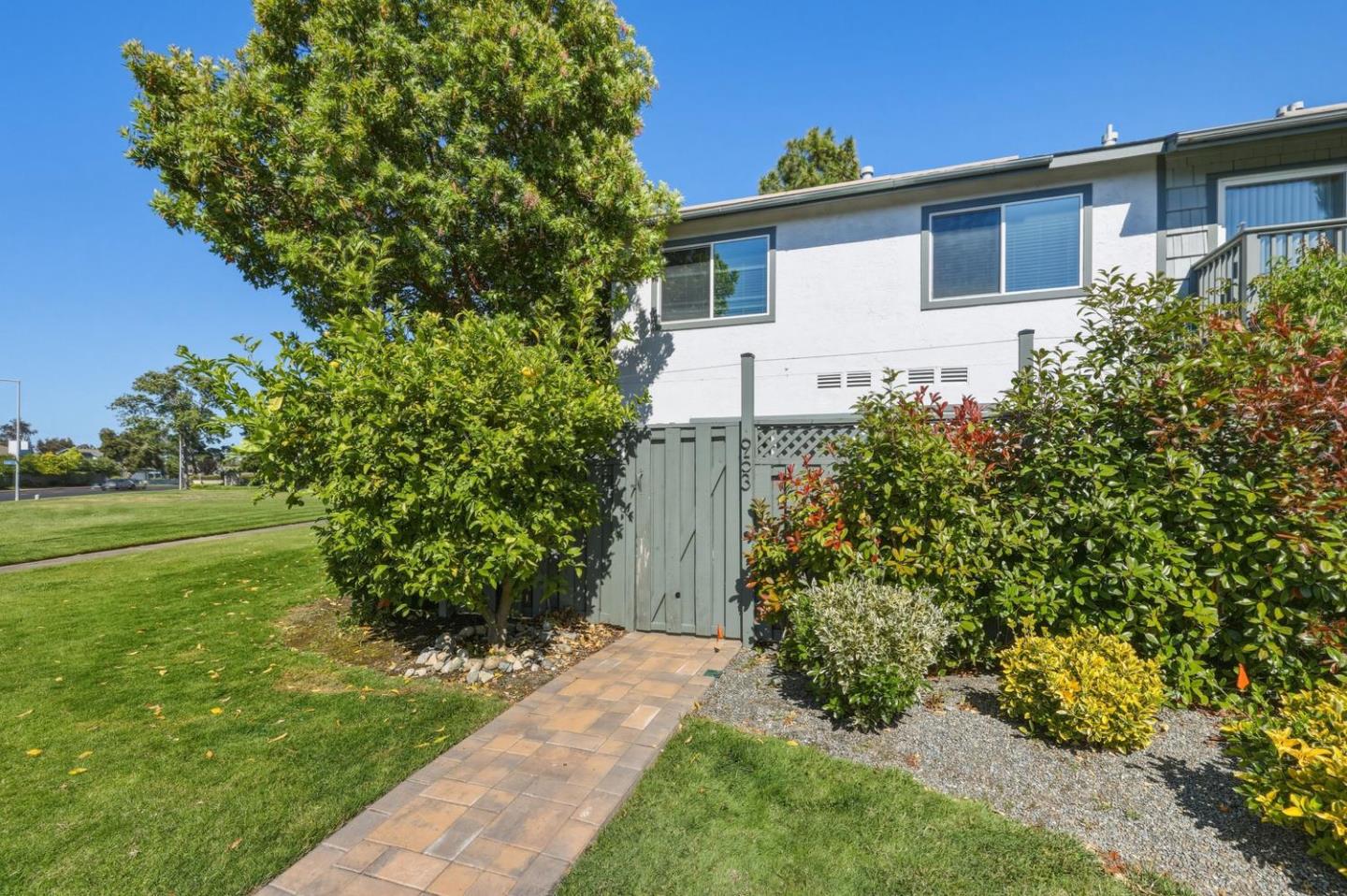 953 Diaz Lane
