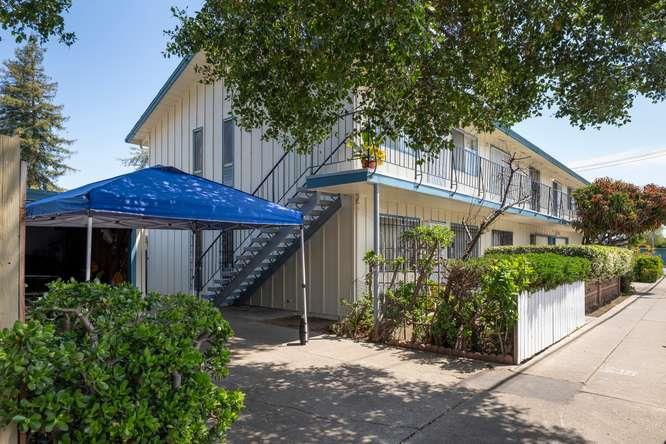 479 East O'Keefe Street