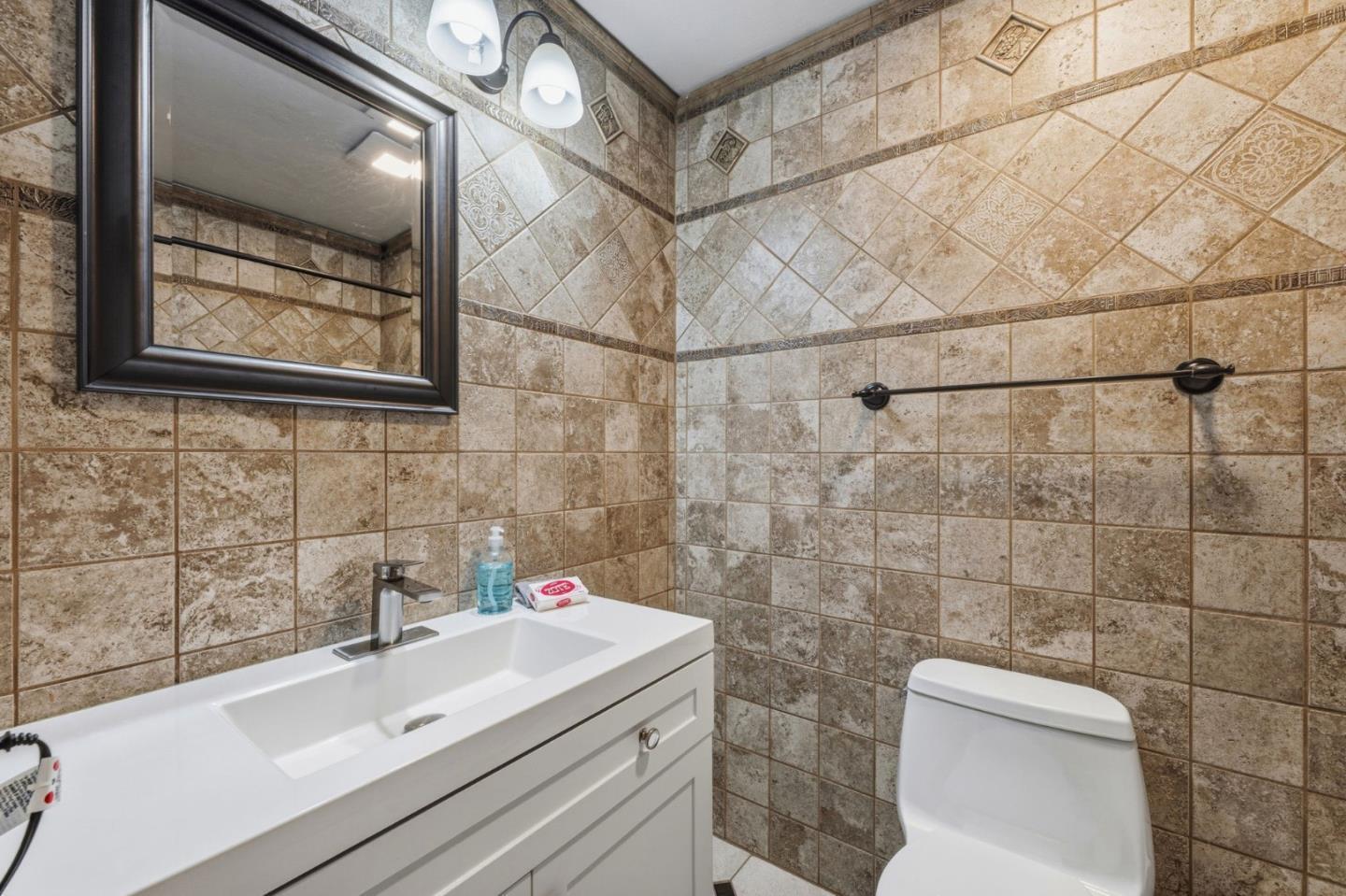 1214 Admiralty Lane
