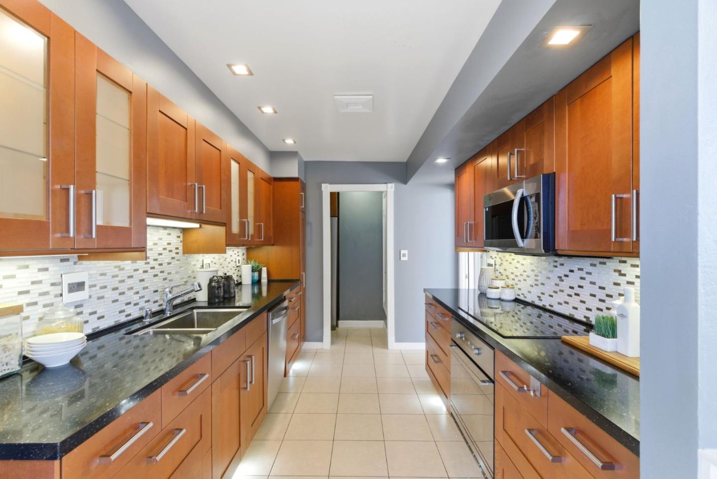 651 Port Drive 208