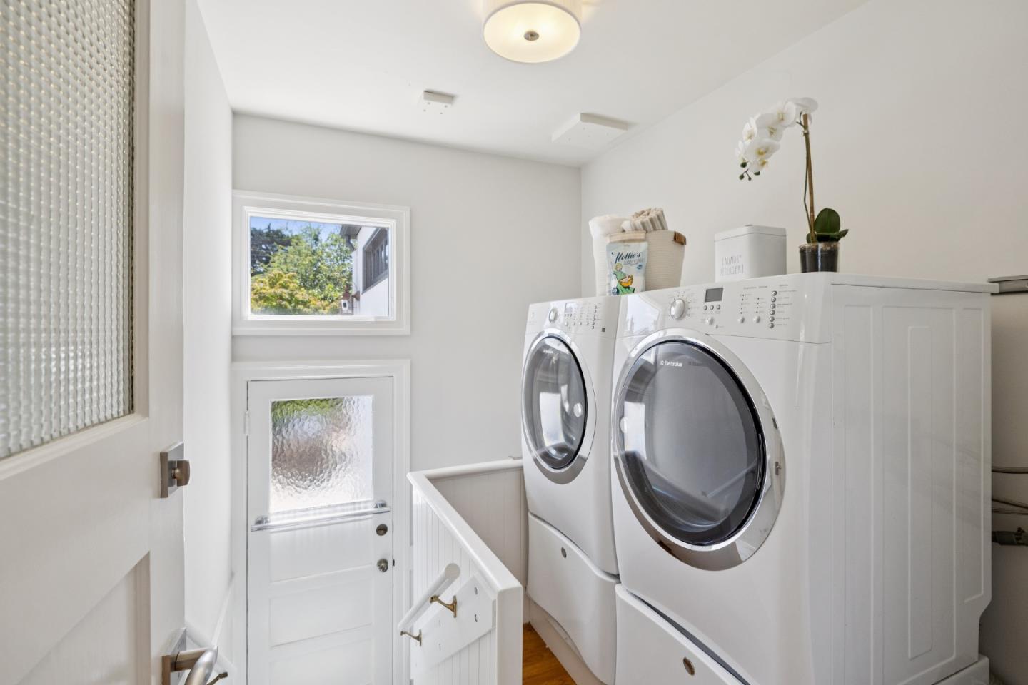 2119 Roosevelt Avenue