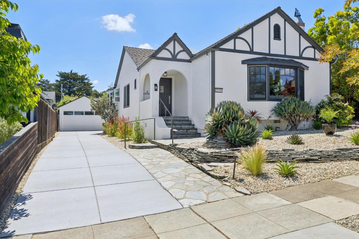 2119 Roosevelt Avenue