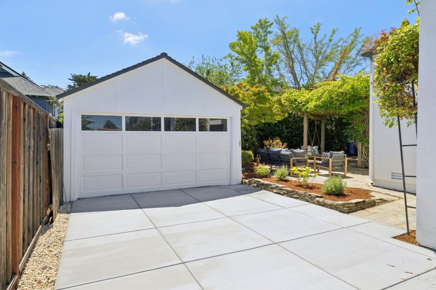 2119 Roosevelt Avenue