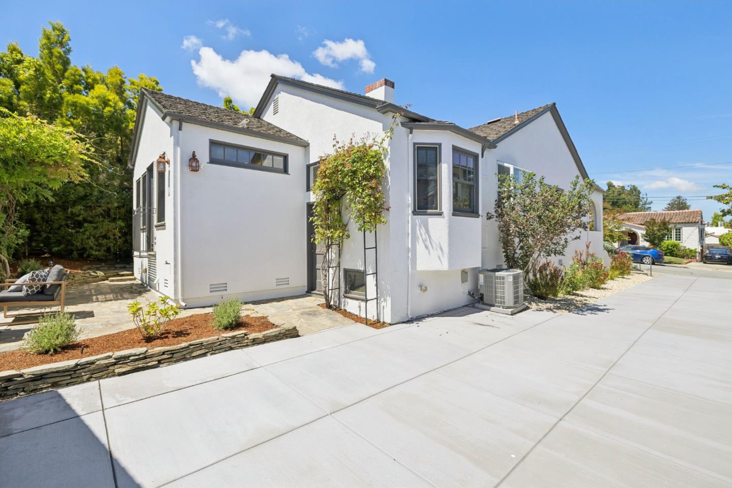 2119 Roosevelt Avenue