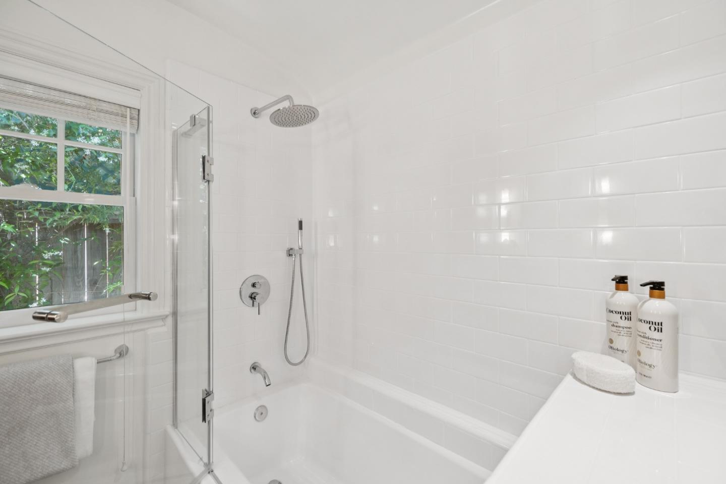 2119 Roosevelt Avenue