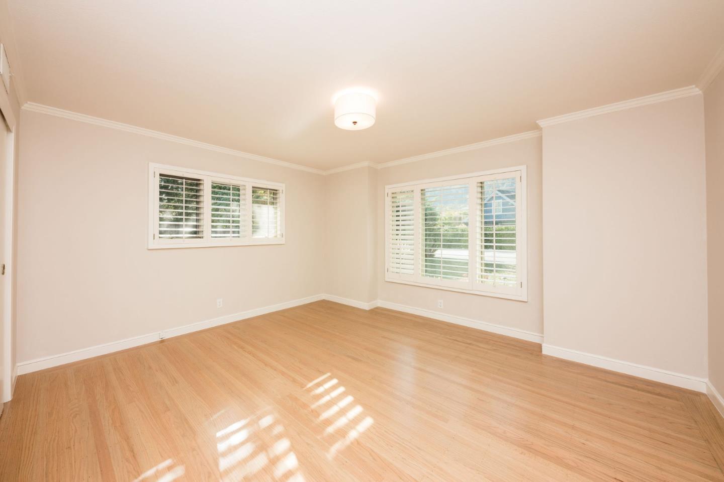 30 Knightwood Lane