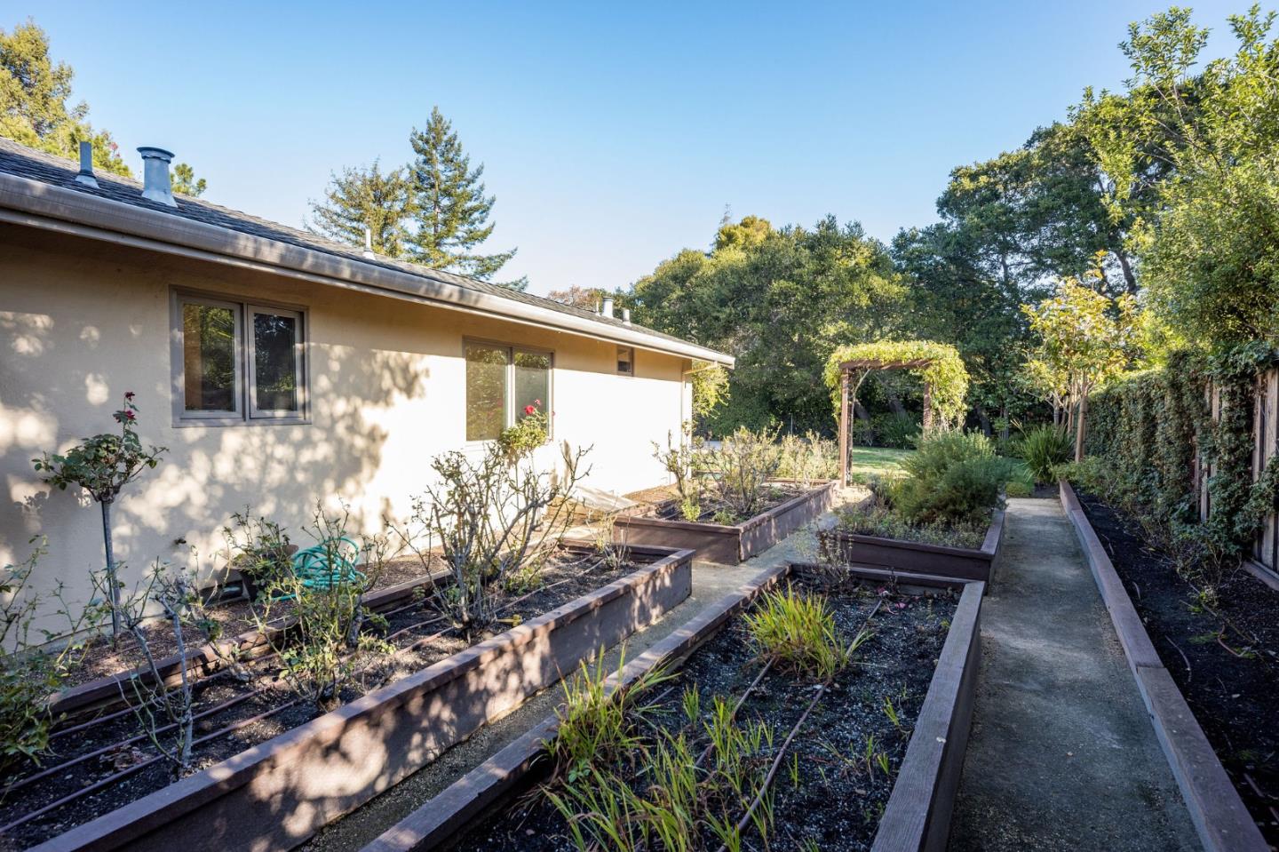 30 Knightwood Lane