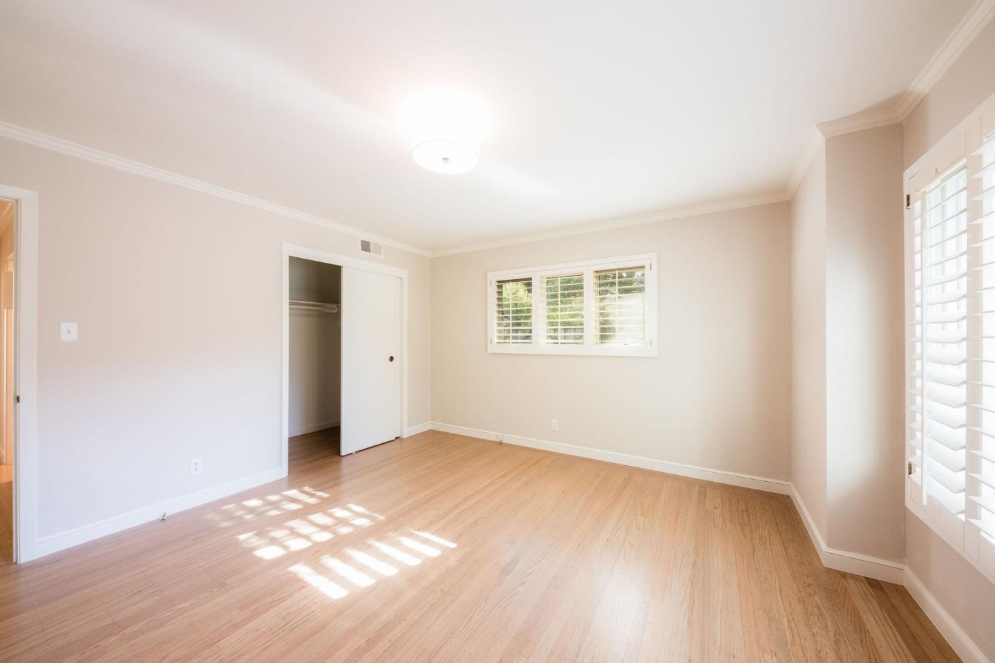 30 Knightwood Lane