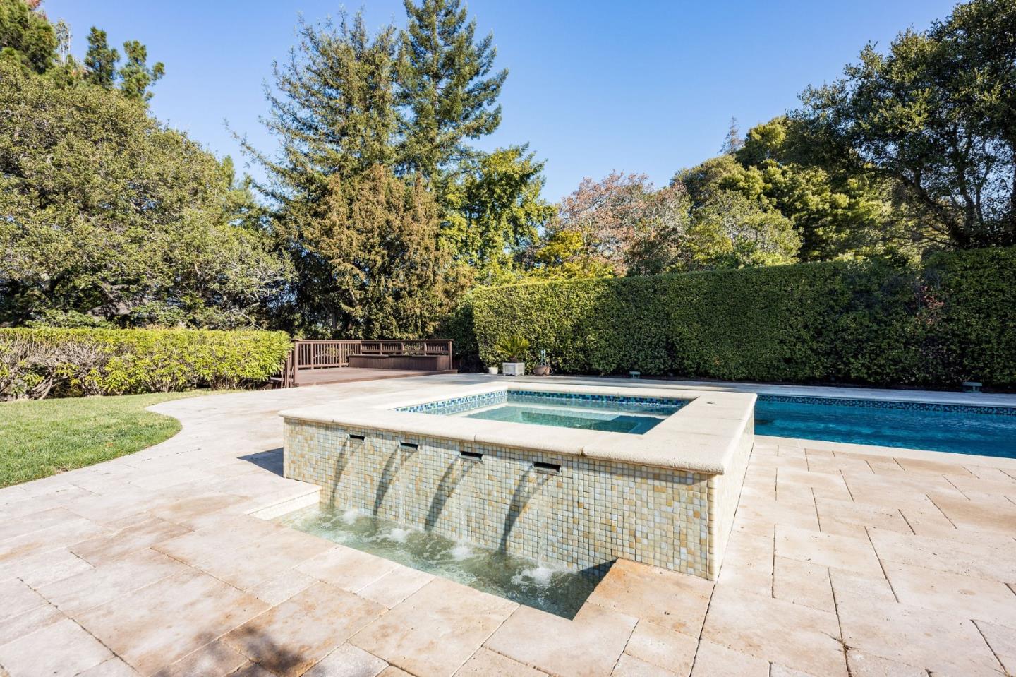 30 Knightwood Lane