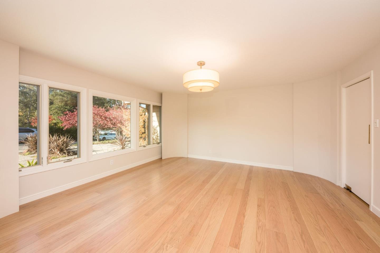 30 Knightwood Lane