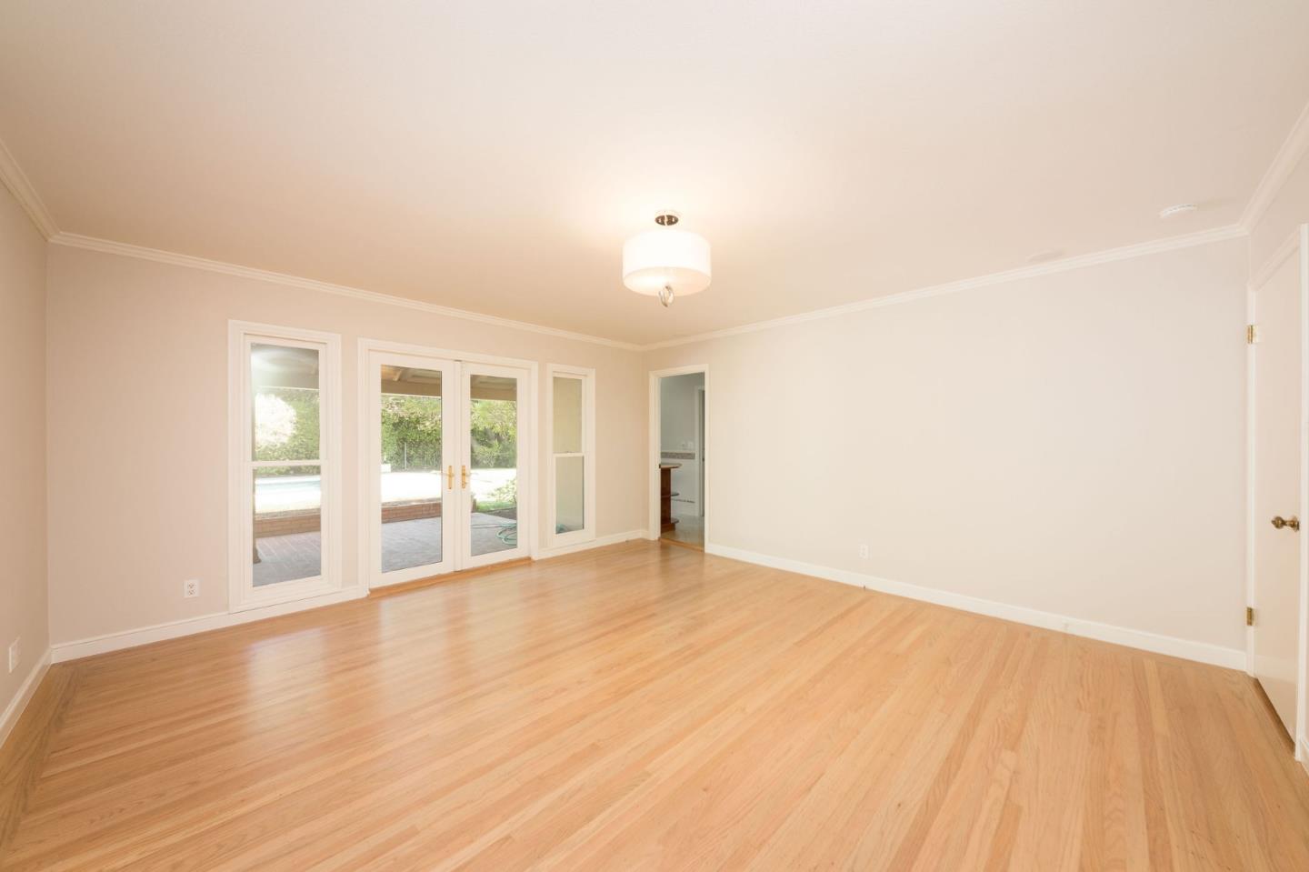 30 Knightwood Lane
