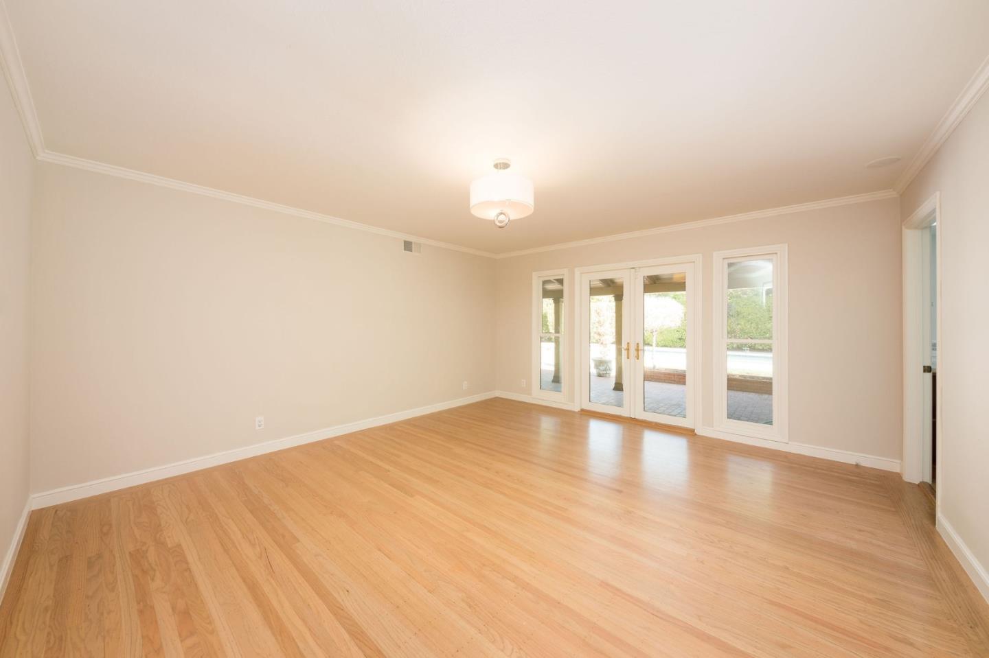 30 Knightwood Lane