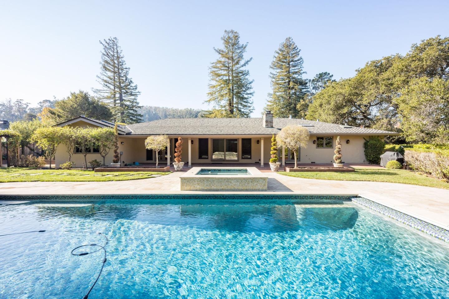 30 Knightwood Lane