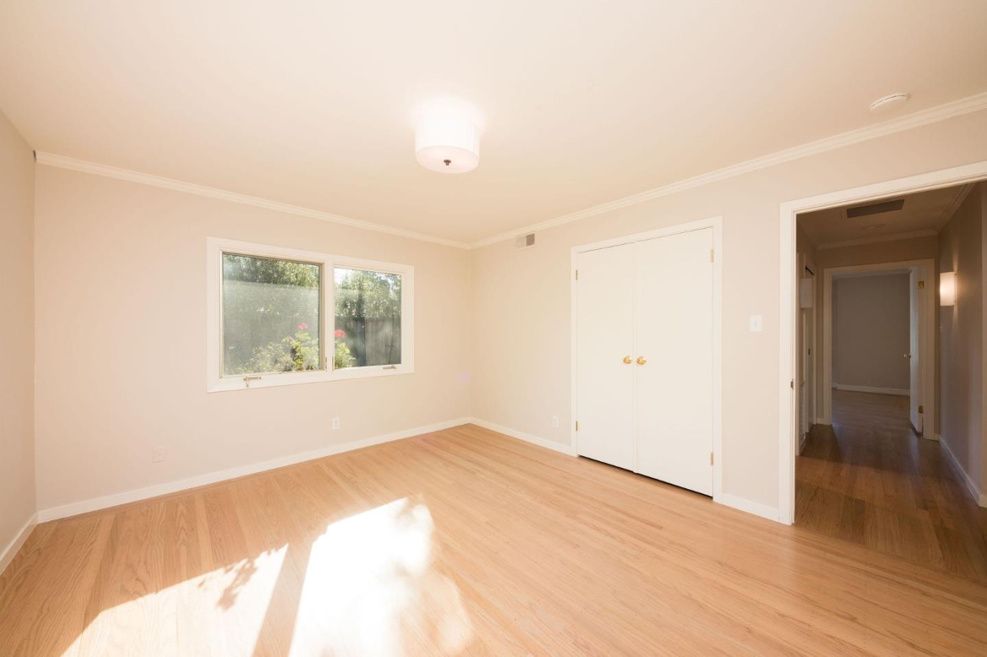 30 Knightwood Lane