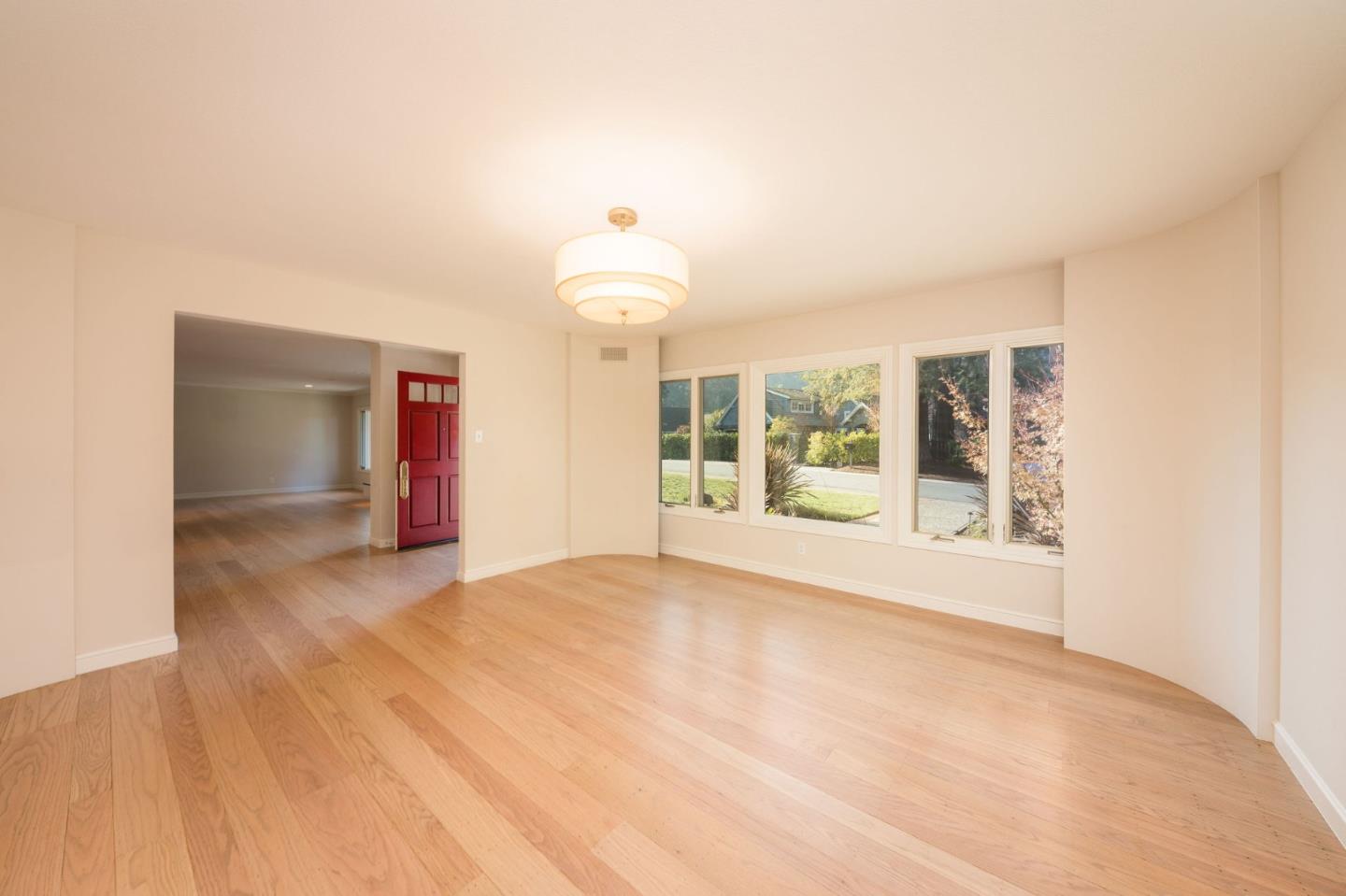 30 Knightwood Lane