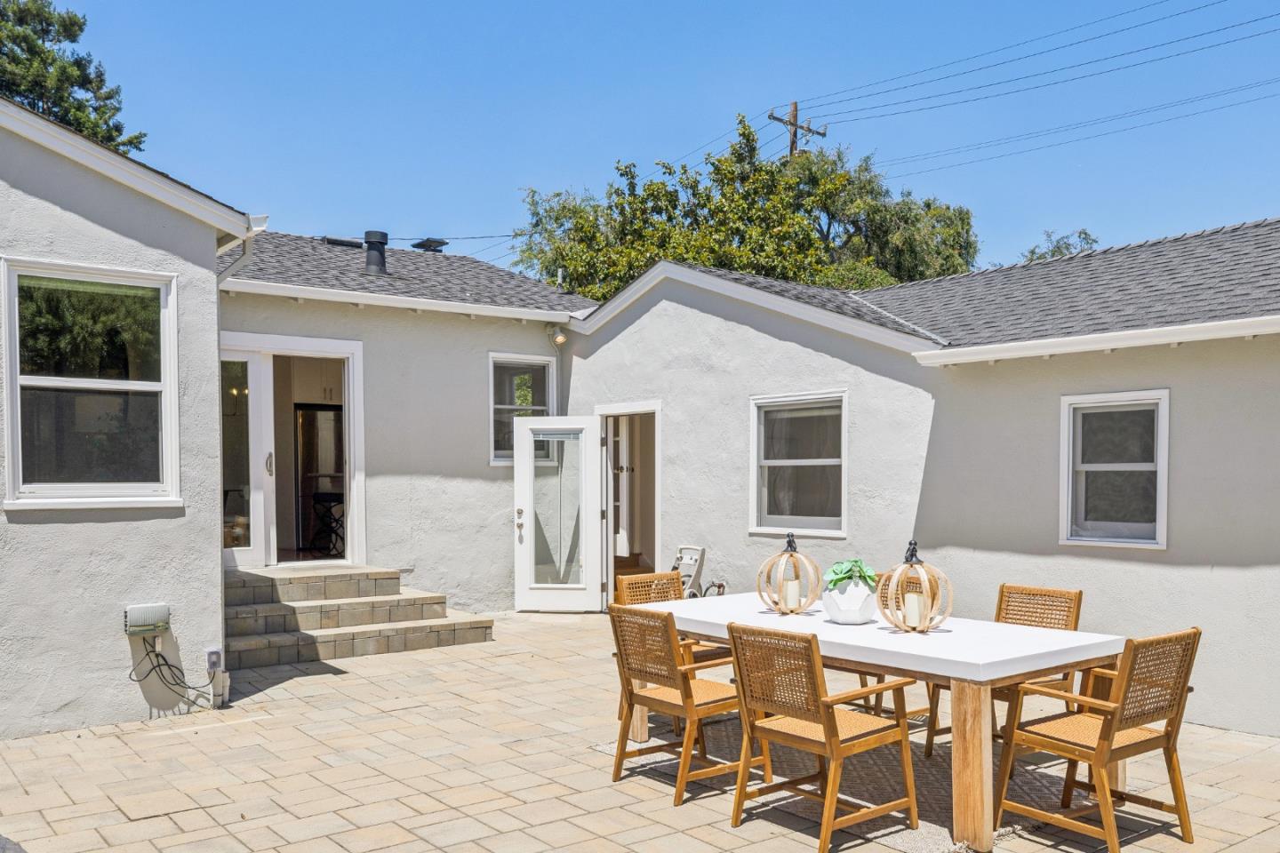 905 Rose Court