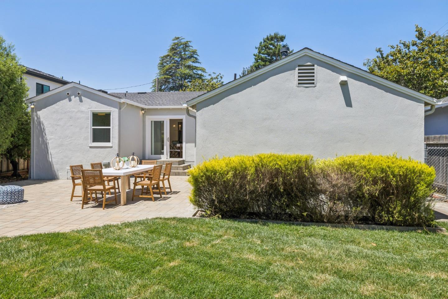 905 Rose Court