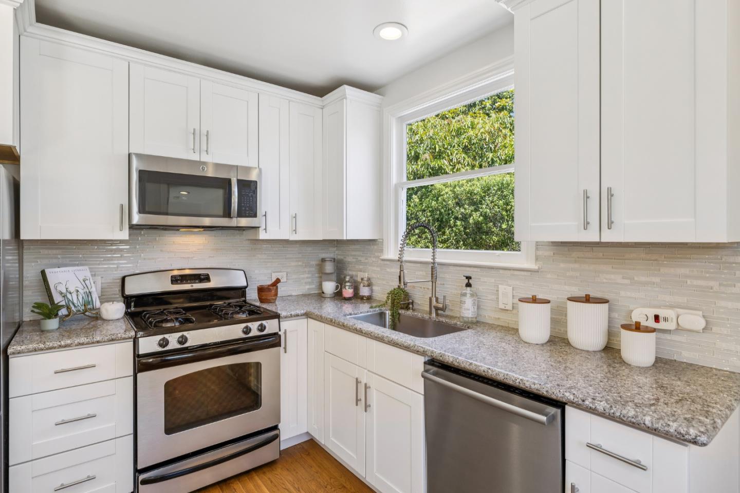 905 Rose Court