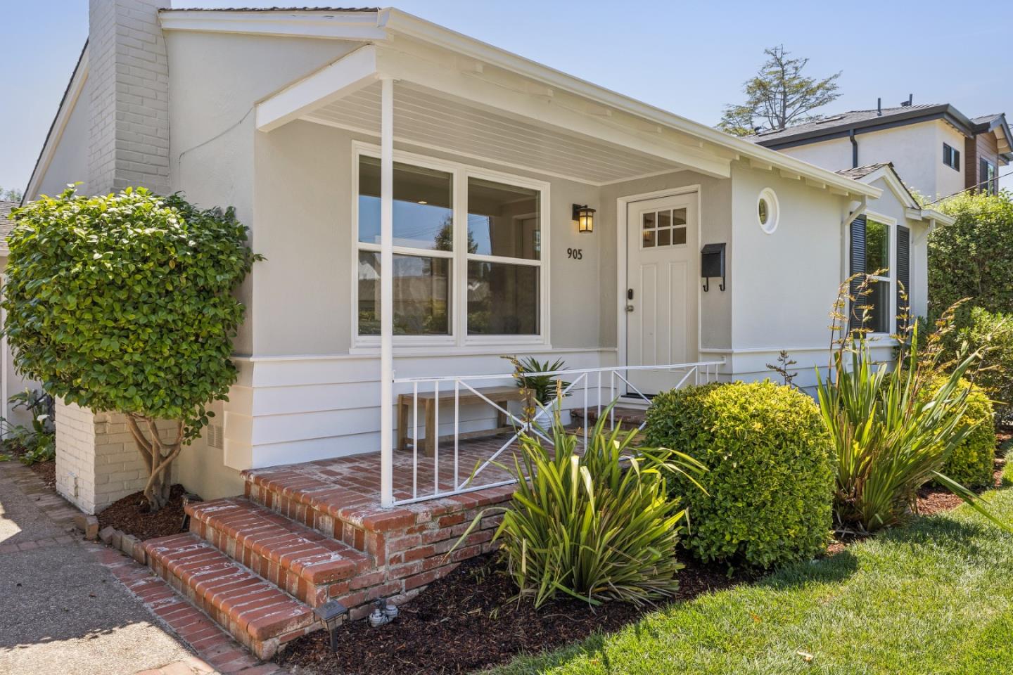 905 Rose Court