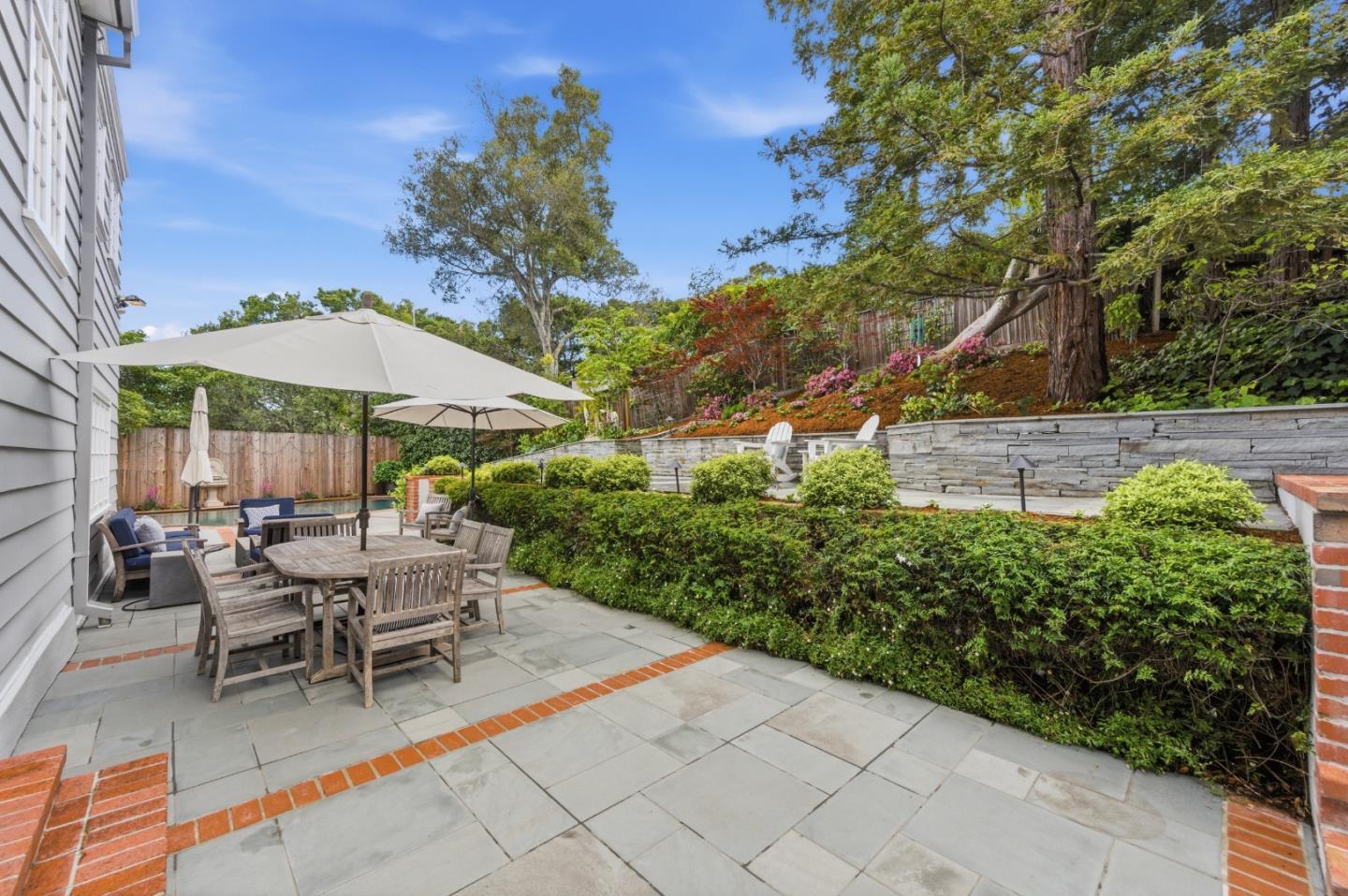 2835 Hillside Drive